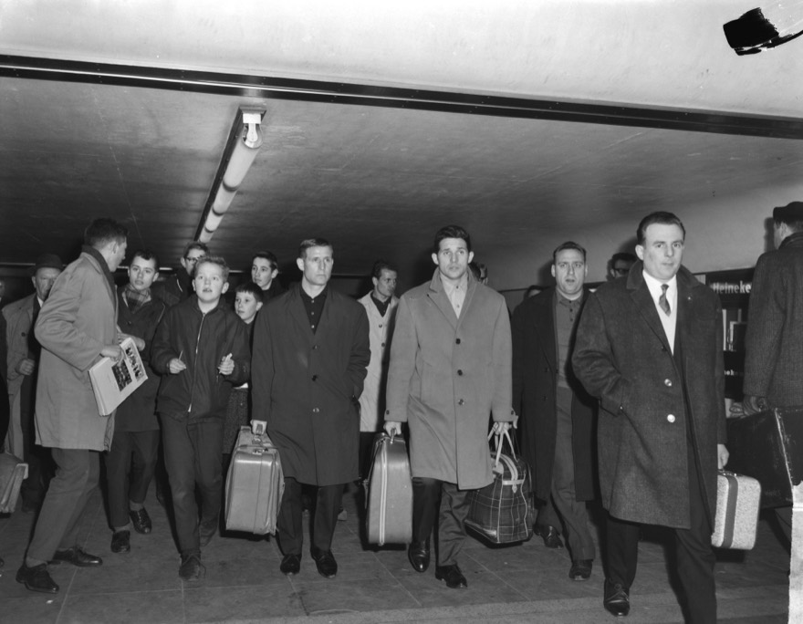 Collectie / Archief : Fotocollectie Anefo
Reportage / Serie : [ onbekend ]
Beschrijving : Reims in Rotterdam, aankomst elftal, links Kopa met lichte jas Colonna