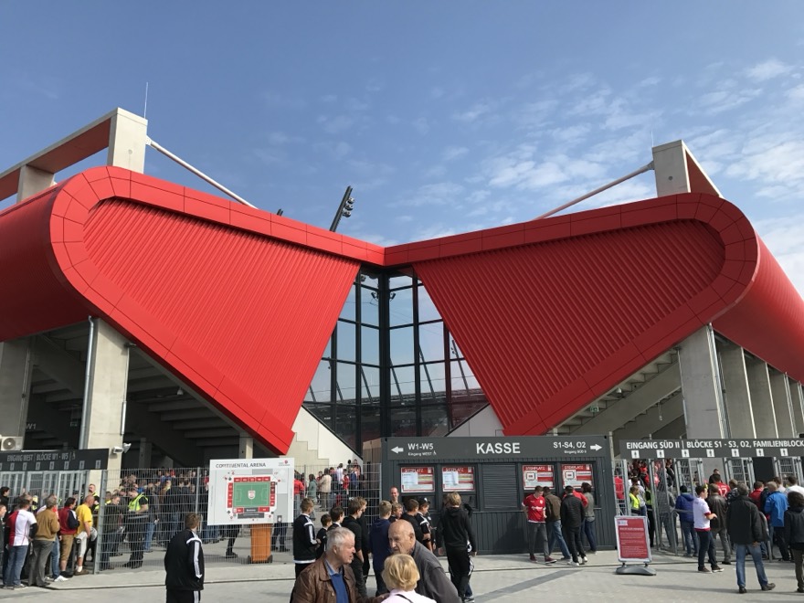 Jahn Regensburg - Eintracht Braunschweig 2:1
2. Bundesliga, 23.9.2017, Continental Arena

.