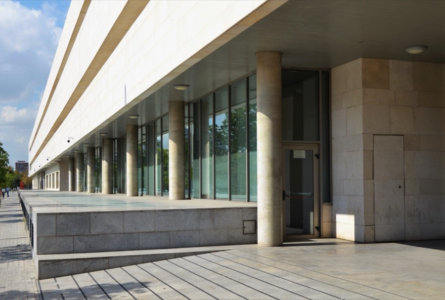 Ciutat de la Justícia de València, lateral.