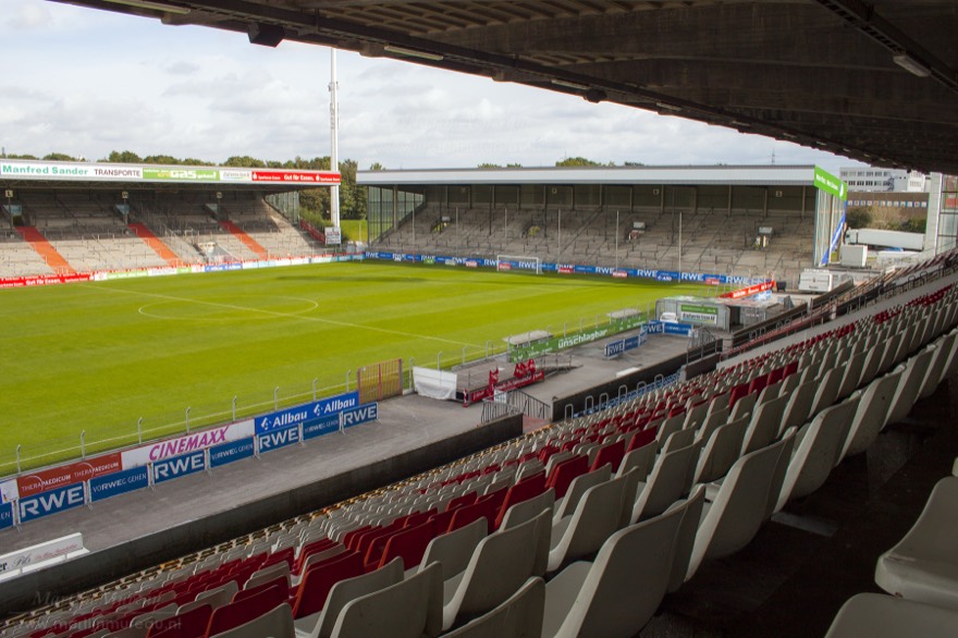 Het Georg Melches Stadion, tot 2012 de thuisbasis van Rot Weiss Essen