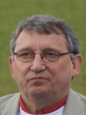 Graham Taylor na arquibancada, num jogo de 2010.