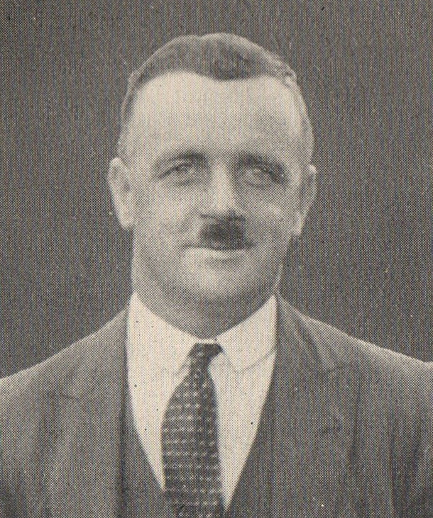 Harry Curtis no manual da temporada 1926-27 do Brentford, ano em que assumiu o clube.