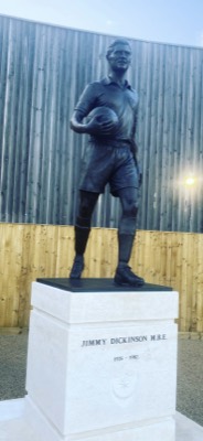 Statue of Pompey Legend Jimmy Dickinson outside Fratton Park